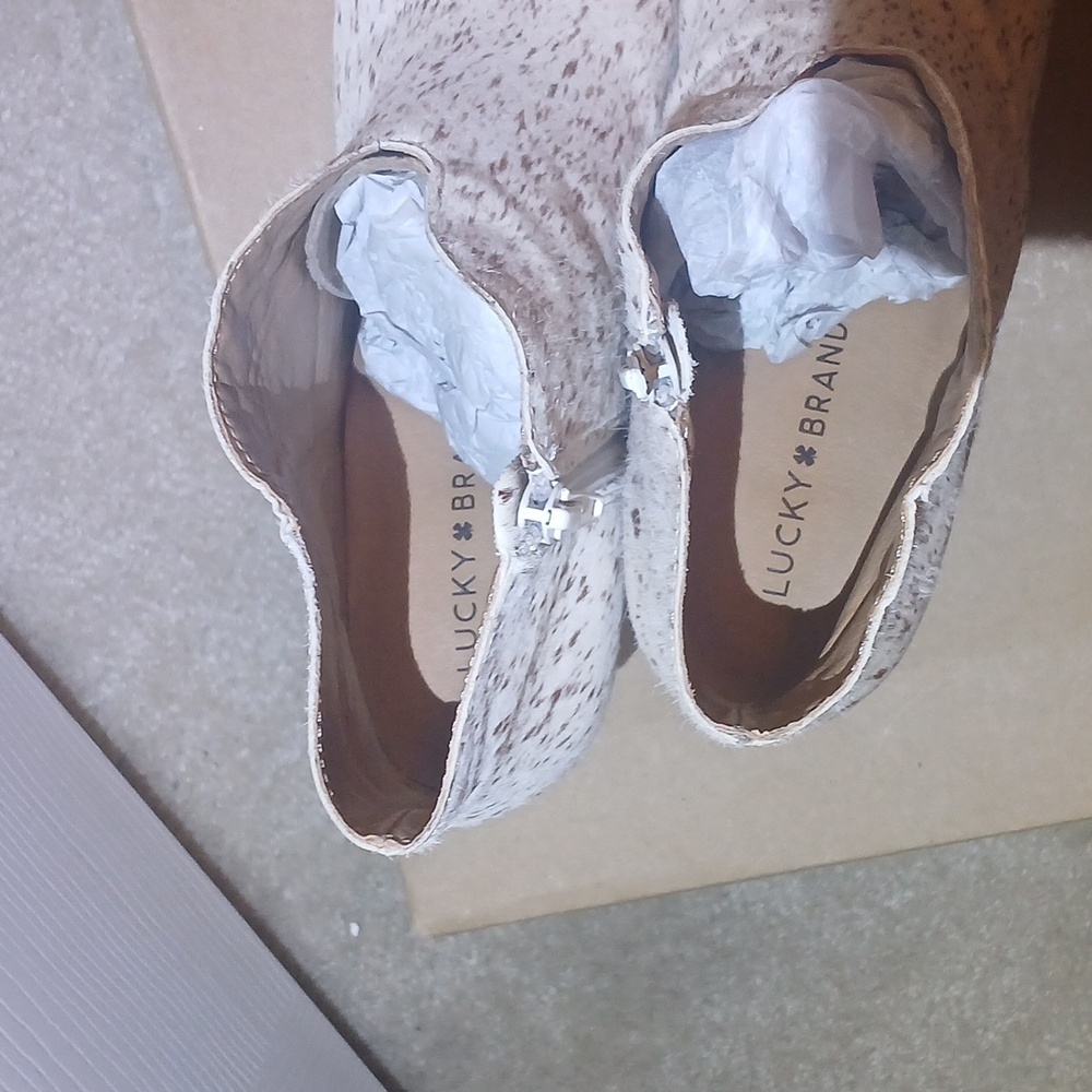 EUC Lucky Brand Cow Hair Fur Speckled Ankle Booties With Original Box- 8.5 - Picture 10 of 10